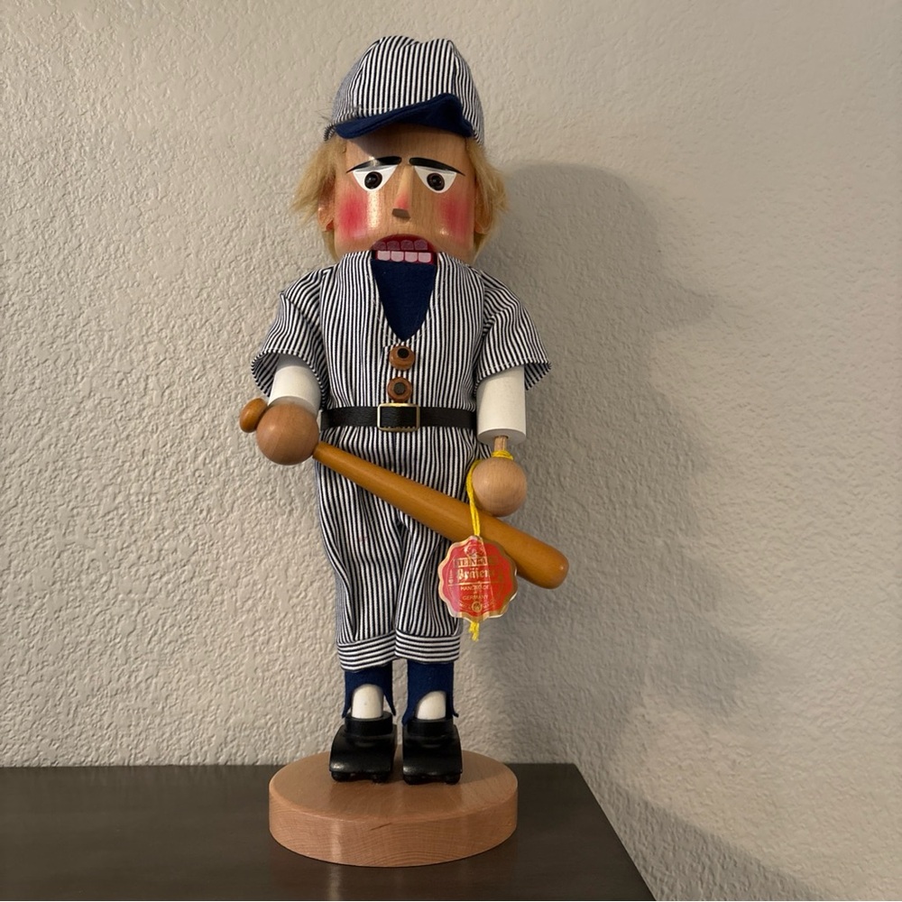 Original 15” Steinbach Volkskunst  Baseball Player Nutcracker Tweed Bat Germany